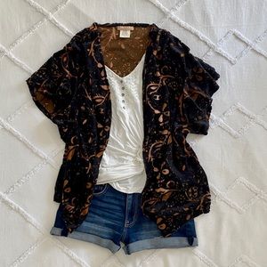 Billabong Designer’s Closet Short Sleeved Kimono